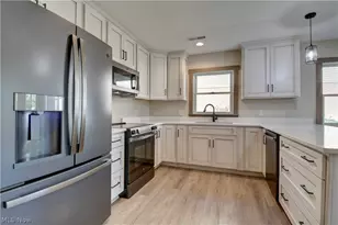 219 Pinehurst Dr, Dover, OH 44622 - Photo 7
