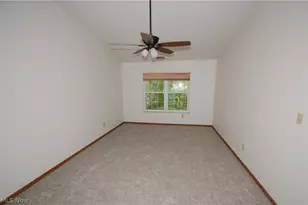 1327 Fox Run Dr, Boardman, OH 44512 - Photo 13