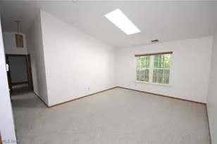 1327 Fox Run Dr, Boardman, OH 44512 - Photo 7