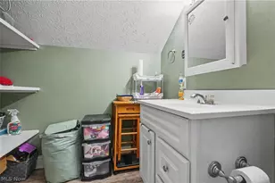 811 E Crosier St, Akron, OH 44306 - Photo 17