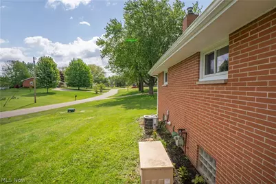 4544 Lakeknoll Street, Louisville, OH 44641 - Photo 39