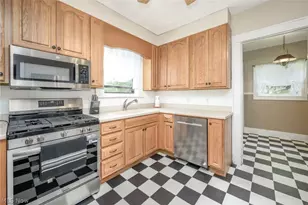 748 E Main St, Ravenna, OH 44266 - Photo 13