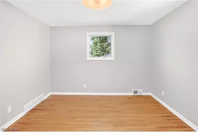 317 E 312th Street, Willowick, OH 44095 - Photo 15