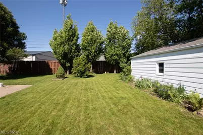 317 E 312th Street, Willowick, OH 44095 - Photo 31