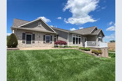 203 Heritage Crossing SE, Sugarcreek, OH 44681 - Photo 3