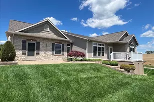 203 Heritage Crossing SE, Sugarcreek, OH 44681 - Photo 3