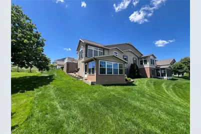 203 Heritage Crossing SE, Sugarcreek, OH 44681 - Photo 7