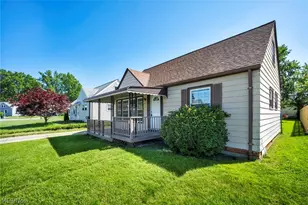 424 E 308th St, Willowick, OH 44095 - Photo 7