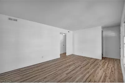 424 E 308th Street, Willowick, OH 44095 - Photo 13