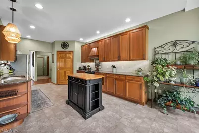 1467 Brentfield Drive, Wadsworth, OH 44281 - Photo 9