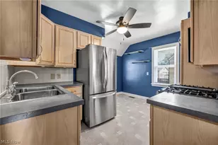 208 Longfellow St, Elyria, OH 44035 - Photo 11