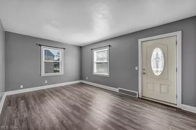208 Longfellow Street, Elyria, OH 44035 - Photo 5