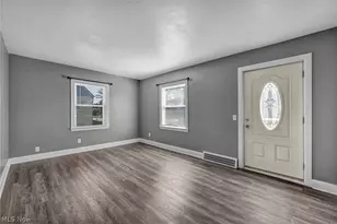 208 Longfellow St, Elyria, OH 44035 - Photo 5