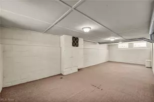 208 Longfellow St, Elyria, OH 44035 - Photo 31