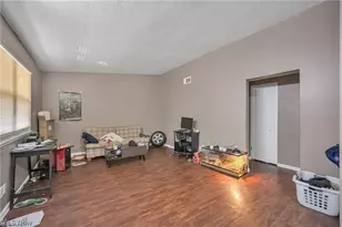 1927 Preston Ave, Akron, OH 44305 - Photo 13