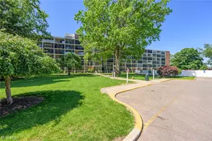 2331 E Market St, Akron, OH 44312 - Photo 19