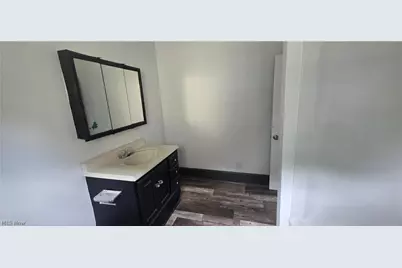 804 Work Drive, Akron, OH 44320 - Photo 13