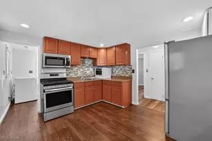 1239 E 332nd St, Eastlake, OH 44095 - Photo 5