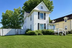 403 New St, Fairport Harbor, OH 44077 - Photo 3