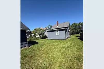 586 Brittain Road, Akron, OH 44305 - Photo 3