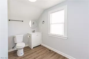 586 Brittain Rd, Akron, OH 44305 - Photo 11