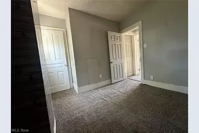 1616 Bank Place SW, Canton, OH 44706 - Photo 7