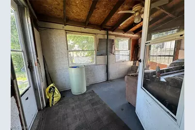 1616 Bank Place SW, Canton, OH 44706 - Photo 9