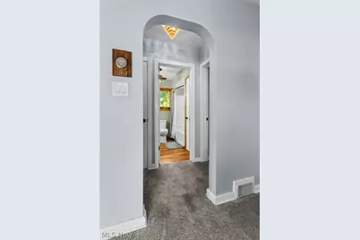 243 9th Street NE, Barberton, OH 44203 - Photo 17