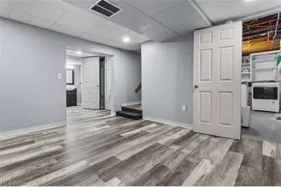 243 9th Street NE, Barberton, OH 44203 - Photo 23