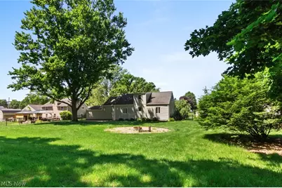 243 9th Street NE, Barberton, OH 44203 - Photo 3