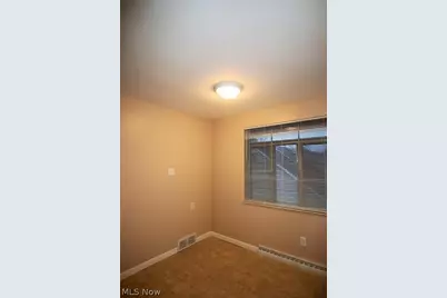 617 E Robinson Avenue, Barberton, OH 44203 - Photo 13