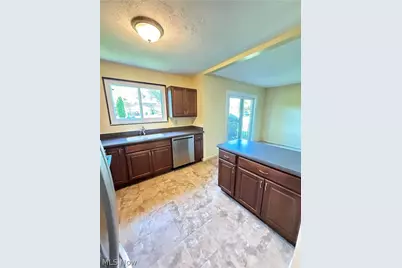 24665 Clareshire Drive #104, North Olmsted, OH 44070 - Photo 5