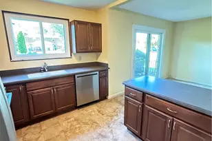 24665 Clareshire Dr, North Olmsted, OH 44070 - Photo 5