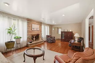 189 Pembroke Rd, Akron, OH 44333 - Photo 5