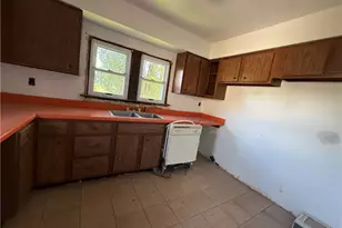 155 Webster Ave, Weirton, WV 26062 - Photo 11