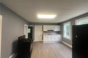 10304 Shale Ave, Loveland, OH 44104 - Photo 3