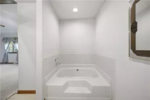 204 Colonial Dr, Canfield, OH 44406 - Photo 25