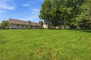 204 Colonial Dr, Canfield, OH 44406 - Photo 37