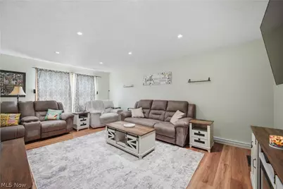 4647 Beverly Avenue NE, Canton, OH 44714 - Photo 7