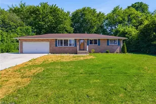 3825 34th St NE, Canton, OH 44705 - Photo 1