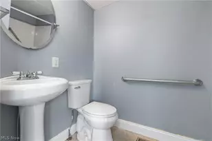 1012 Brown St, Akron, OH 44301 - Photo 15