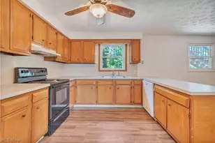 72-74 Briarcliff Ave NE, Alliance, OH 44601 - Photo 7