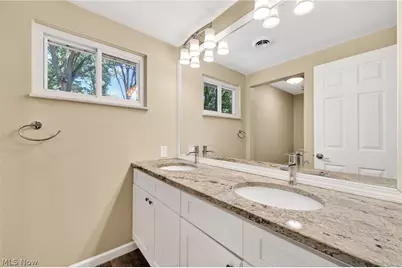 27864 Edgepark Boulevard, North Olmsted, OH 44070 - Photo 33