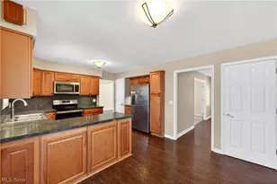 27864 Edgepark Blvd, North Olmsted, OH 44070 - Photo 23