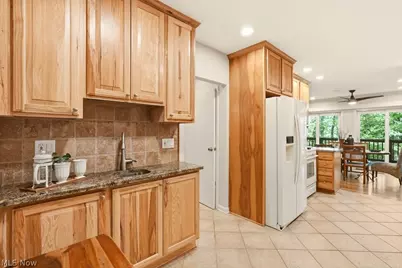 881 Gaylord Grove Road, Cuyahoga Falls, OH 44221 - Photo 23