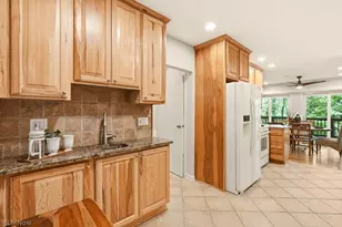 881 Gaylord Grove Rd, Cuyahoga Falls, OH 44221 - Photo 23