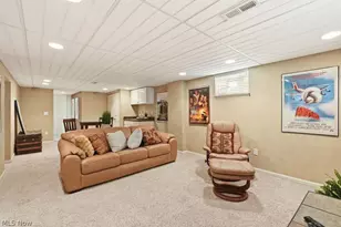 881 Gaylord Grove Rd, Cuyahoga Falls, OH 44221 - Photo 43