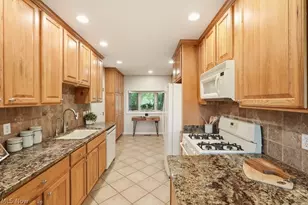 881 Gaylord Grove Rd, Cuyahoga Falls, OH 44221 - Photo 21