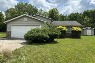 25235 Suwanee Ave, Oakwood, OH 44146 - Photo 1