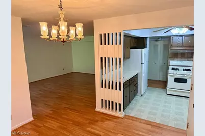 6250 Greenwood Parkway #202, Sagamore Hills, OH 44067 - Photo 3
